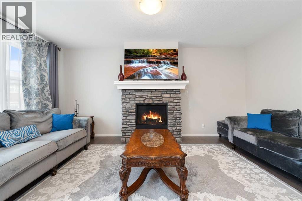 229 Kingsbury Close SE — photo 8