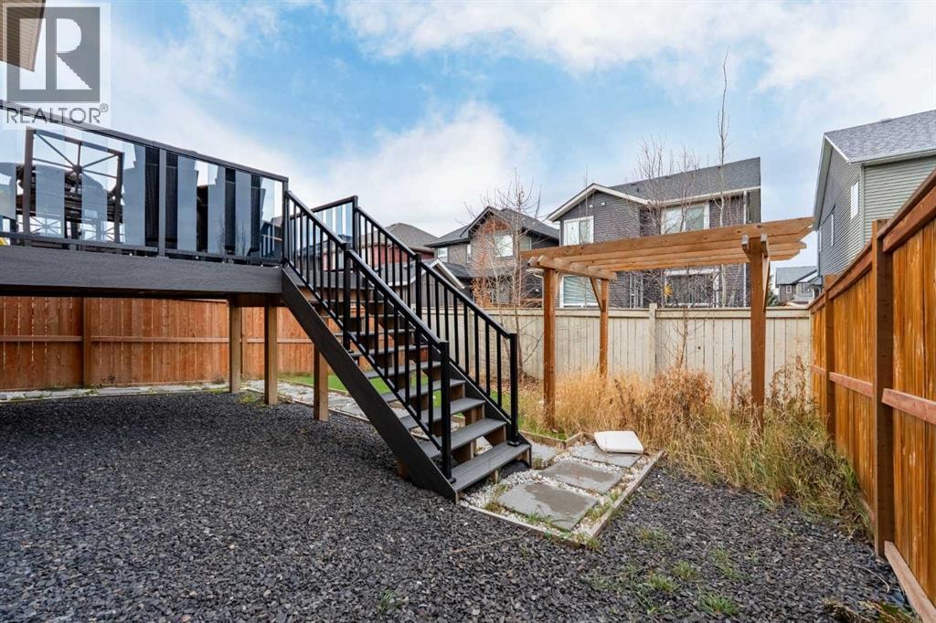 229 Kingsbury Close SE — photo 41