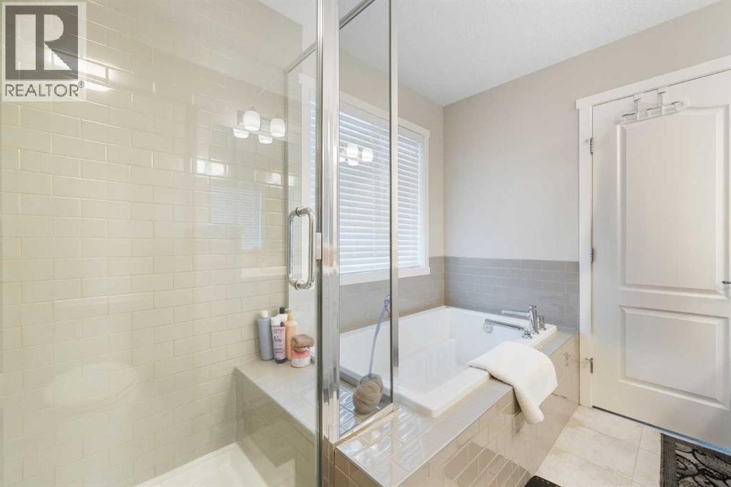 229 Kingsbury Close SE — photo 22