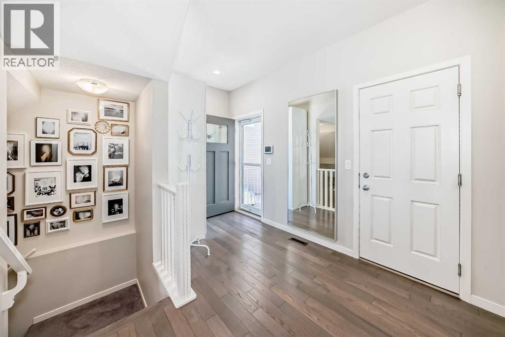 35 Walden Mount SE — photo 6