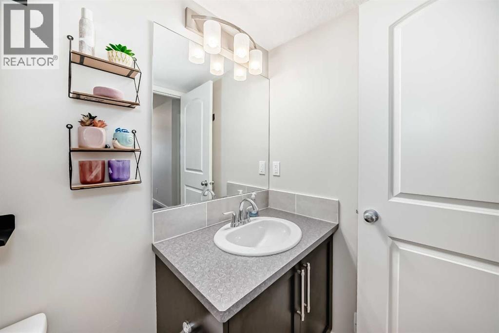 35 Walden Mount SE — photo 44