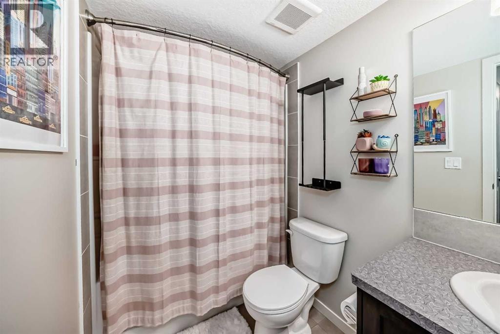 35 Walden Mount SE — photo 43