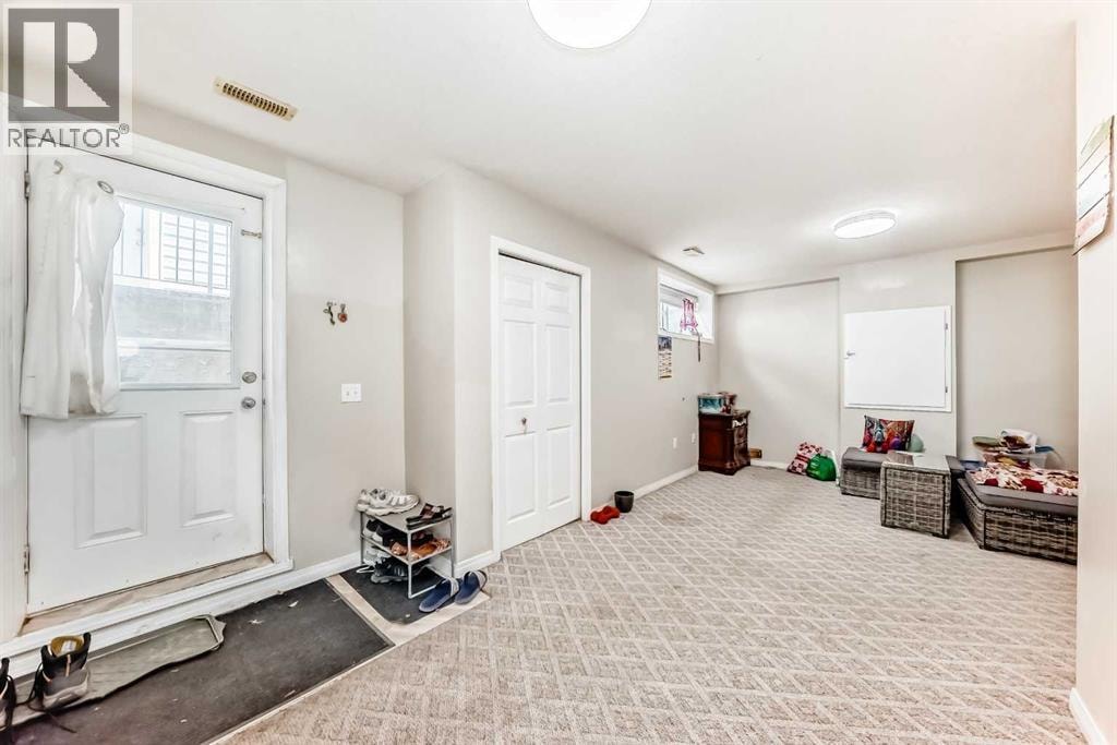 398 MARTINDALE Drive NE — photo 30
