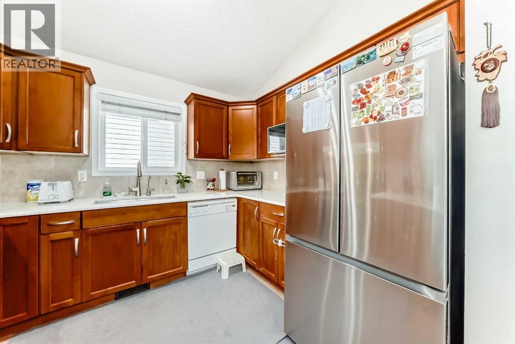 398 MARTINDALE Drive NE — photo 9