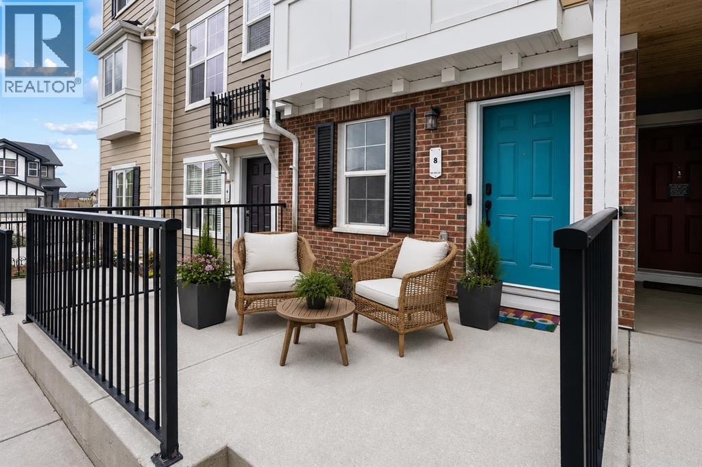 8 Sherwood Row NW — photo 1