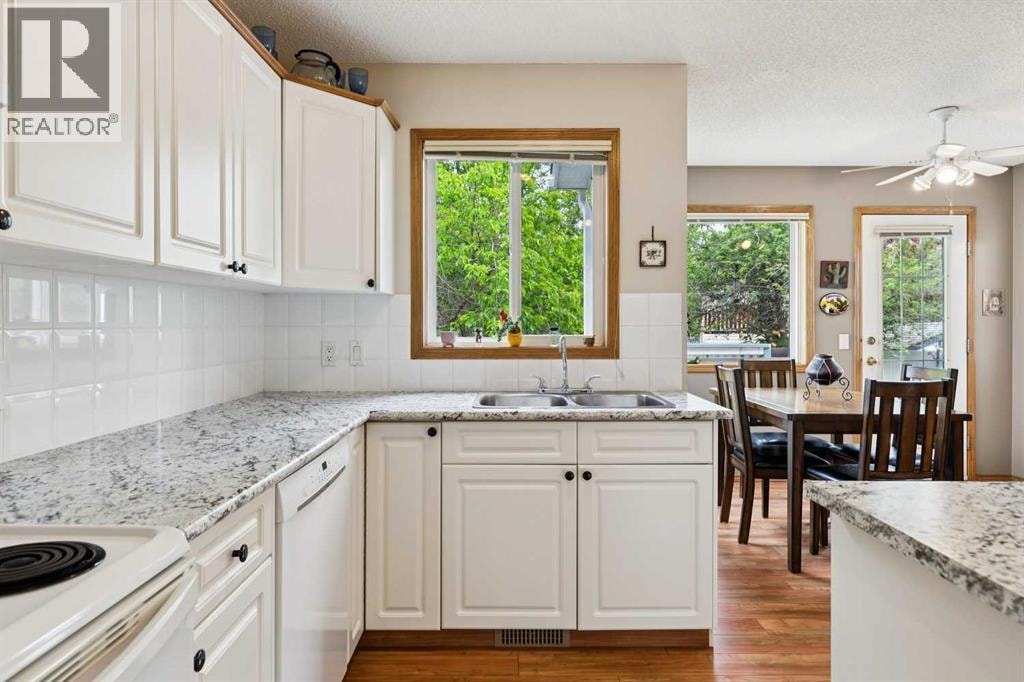 859 Somerset Drive SW — photo 14