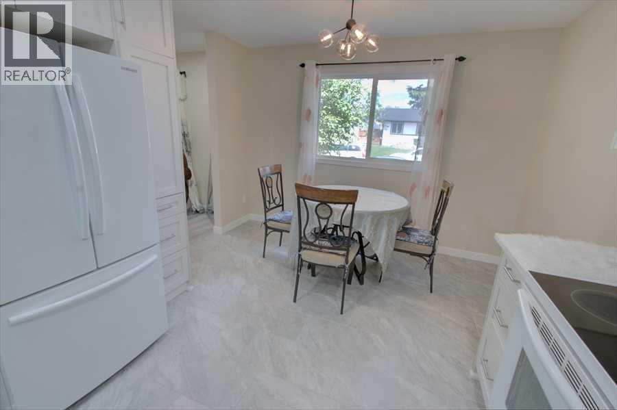 707 Malvern Drive NE — photo 11