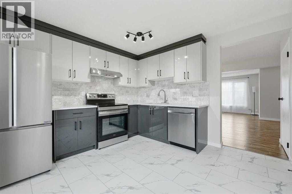 36 Falconer Terrace NE — photo 2