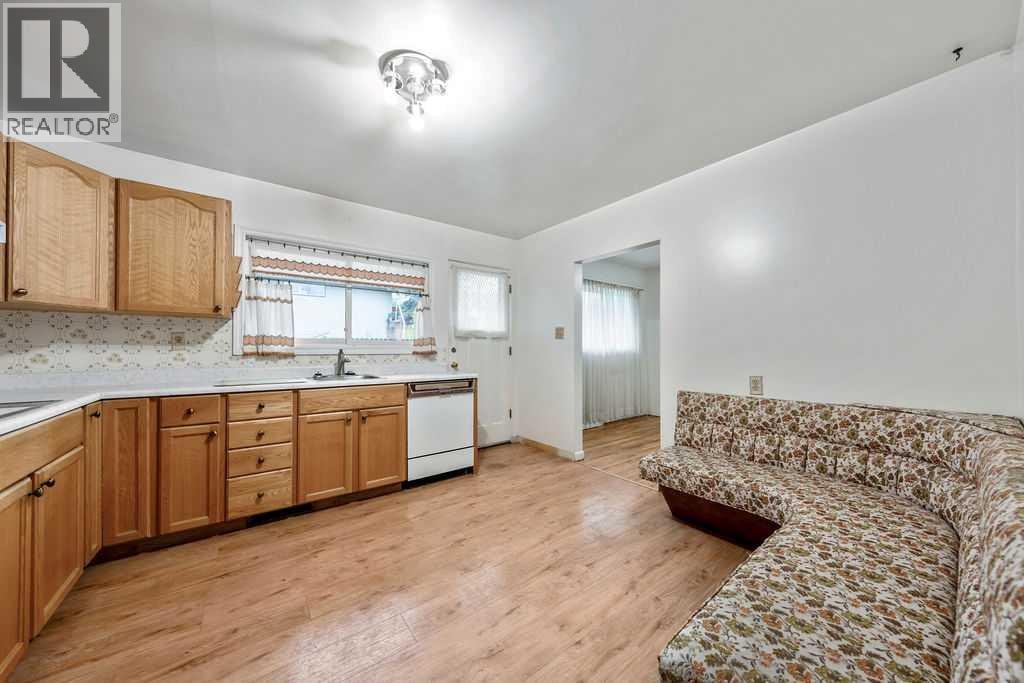 7315 5 Street SW — photo 9