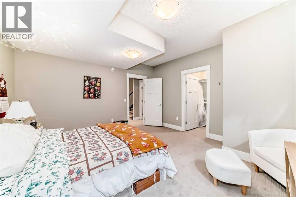 2117 51 Avenue SW — photo 44