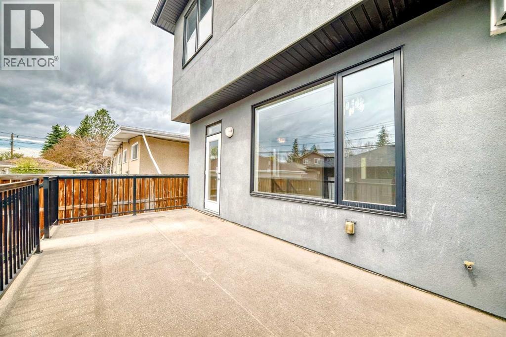 2117 51 Avenue SW — photo 19