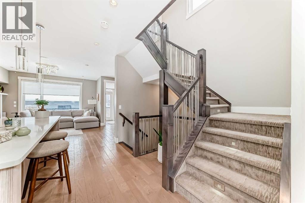 2117 51 Avenue SW — photo 22