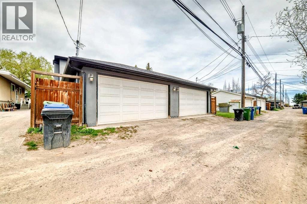 2117 51 Avenue SW — photo 47