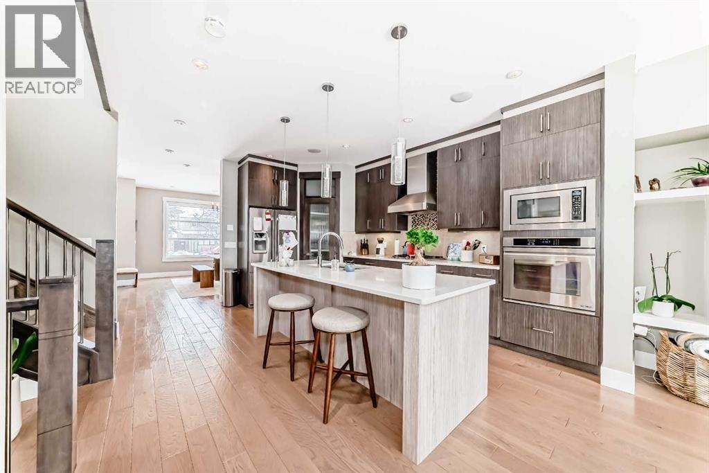 2117 51 Avenue SW — photo 9
