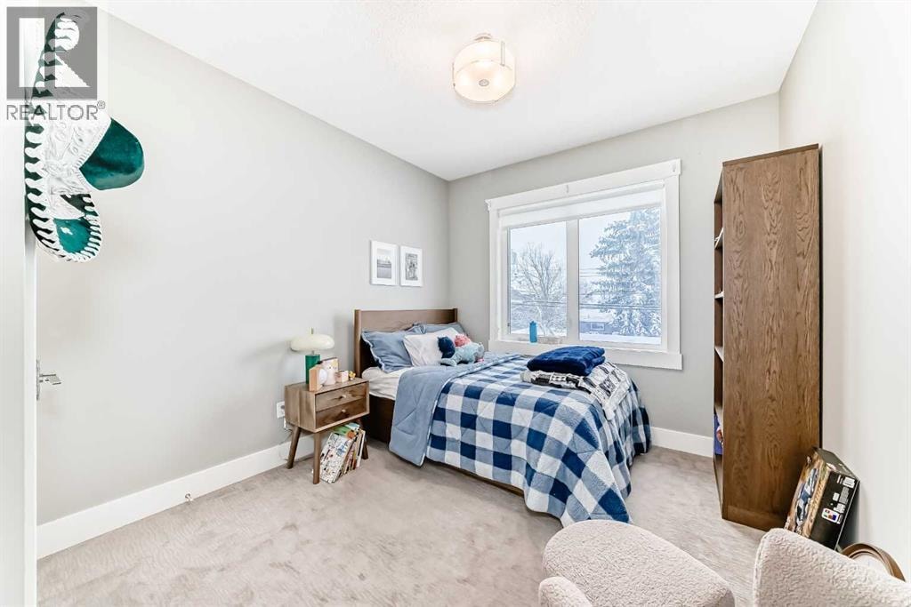 2117 51 Avenue SW — photo 33