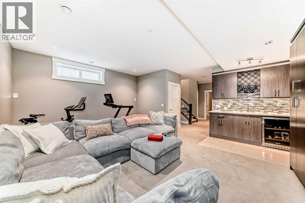 2117 51 Avenue SW — photo 40