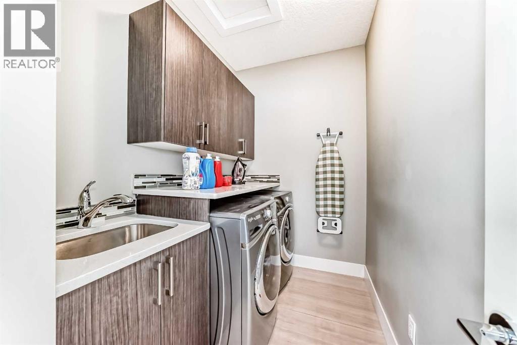 2117 51 Avenue SW — photo 36
