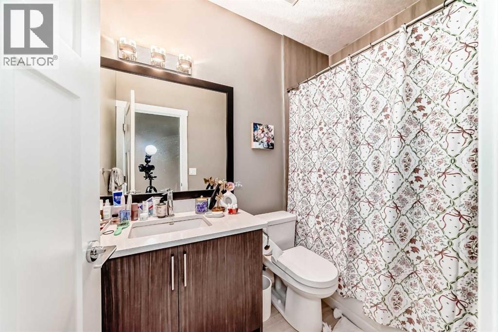 2117 51 Avenue SW — photo 45