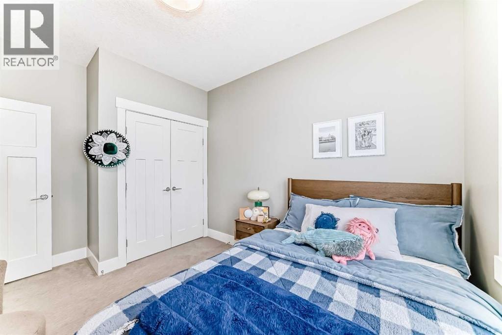 2117 51 Avenue SW — photo 34