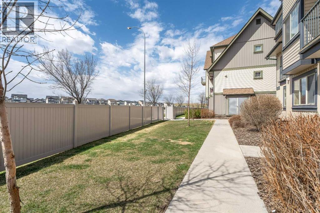 410, 121 Copperpond Common SE — photo 36