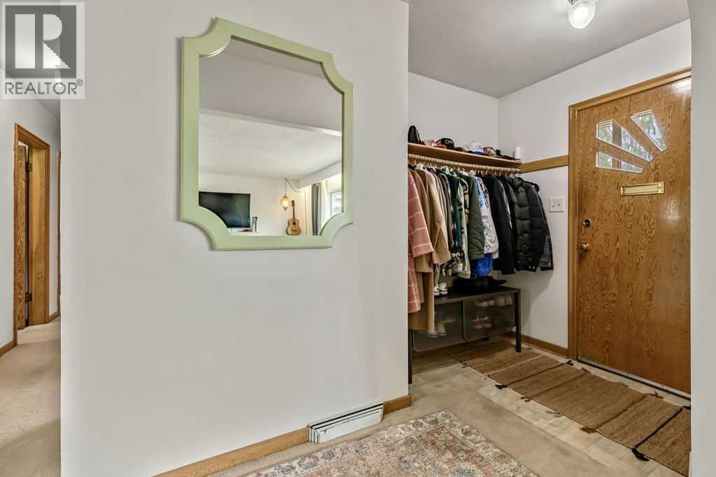 3807 25 Avenue SW — photo 4
