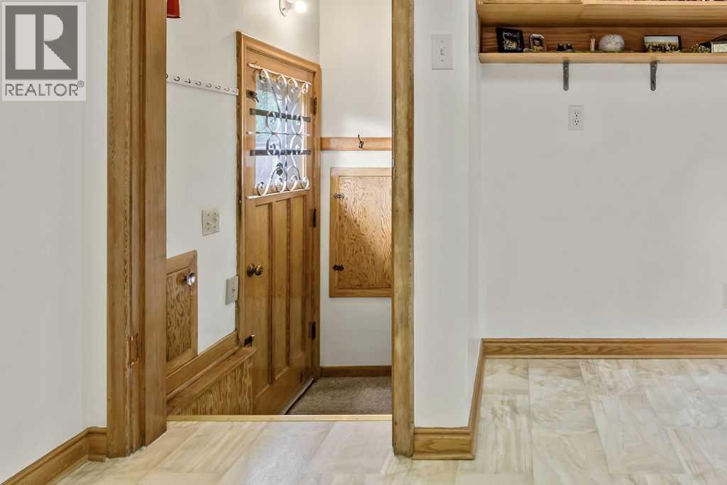 3807 25 Avenue SW — photo 25