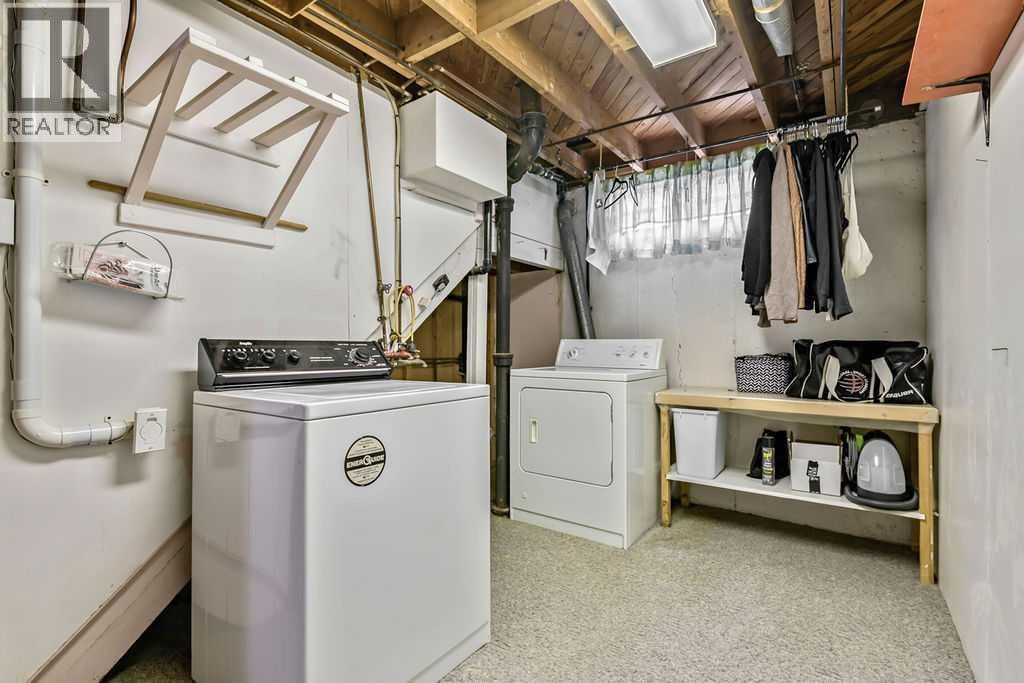 3807 25 Avenue SW — photo 35