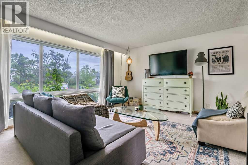 3807 25 Avenue SW — photo 7