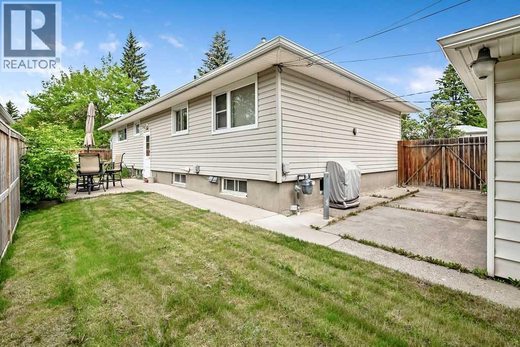 3807 25 Avenue SW — photo 38