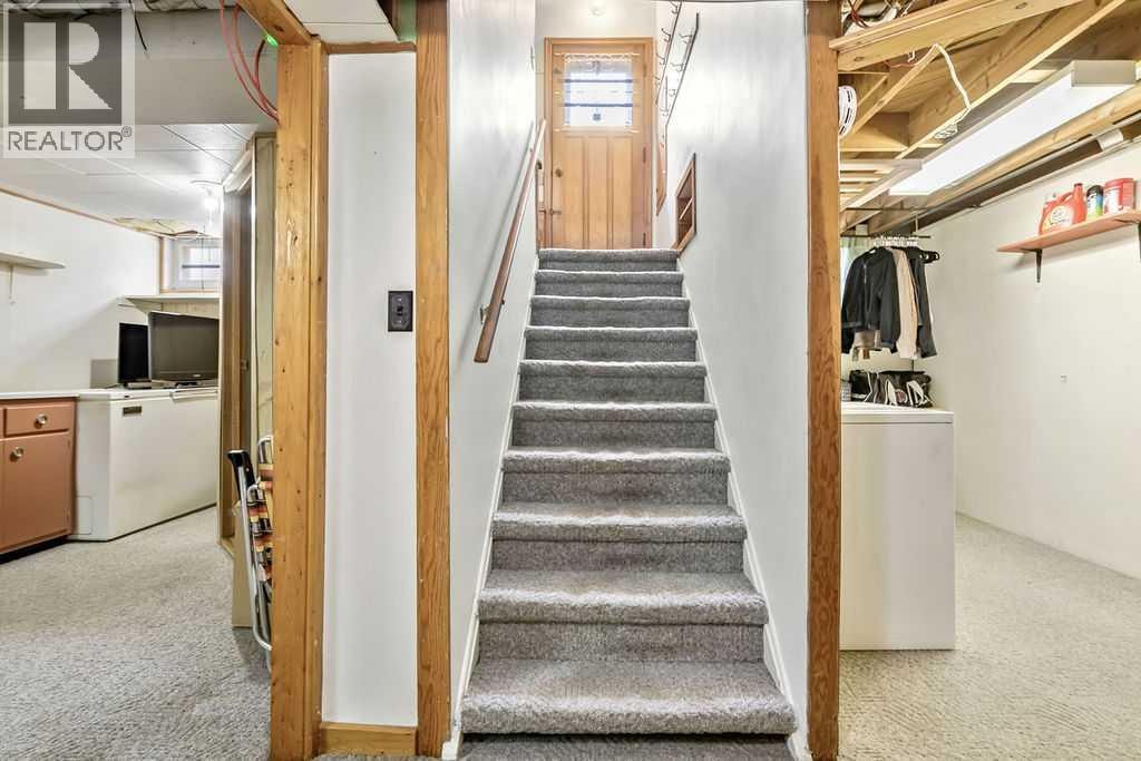3807 25 Avenue SW — photo 26