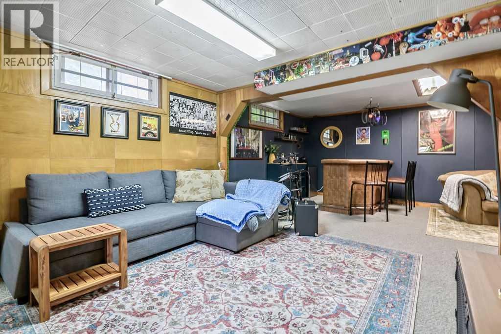3807 25 Avenue SW — photo 31