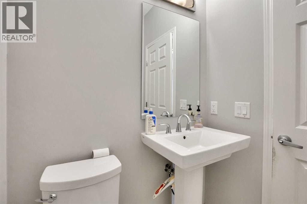 148 Savanna Close NE — photo 6