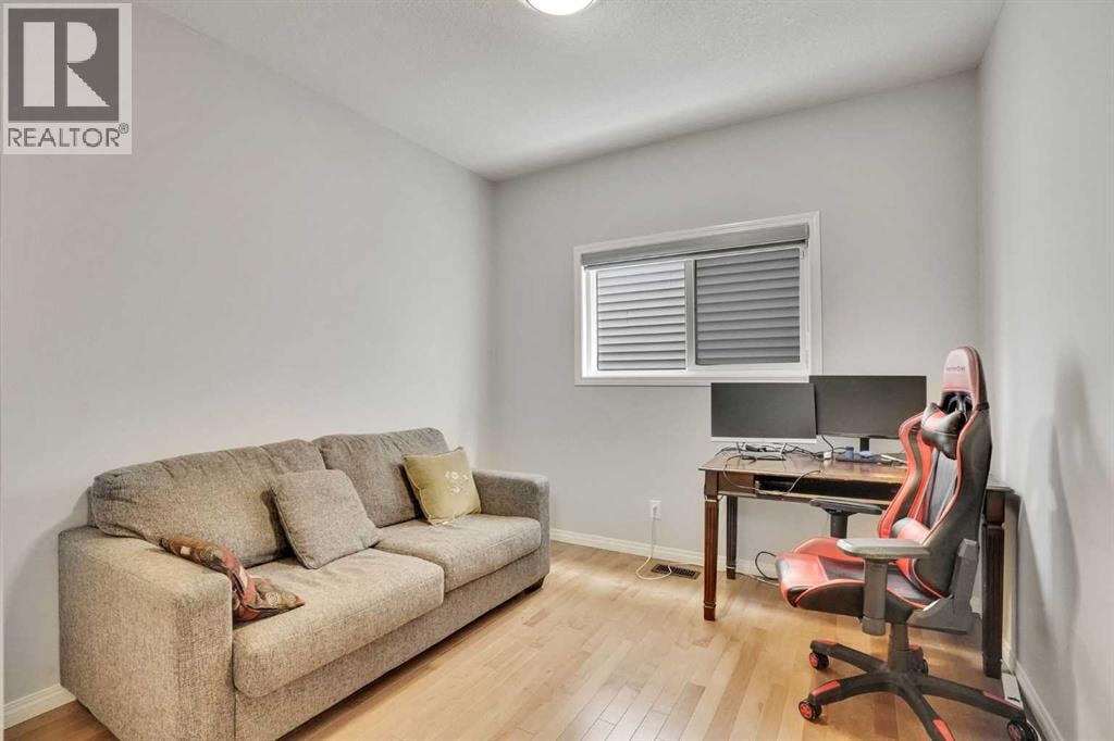 148 Savanna Close NE — photo 4
