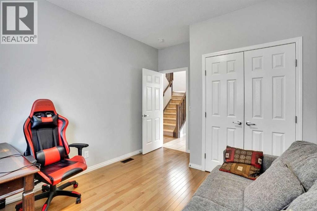 148 Savanna Close NE — photo 5