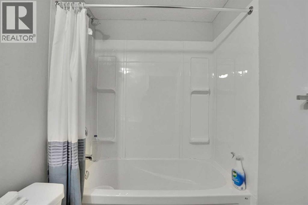 148 Savanna Close NE — photo 43