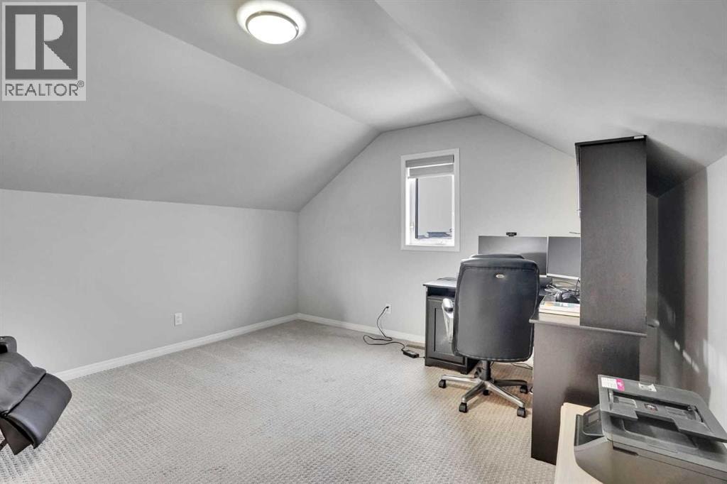 148 Savanna Close NE — photo 36