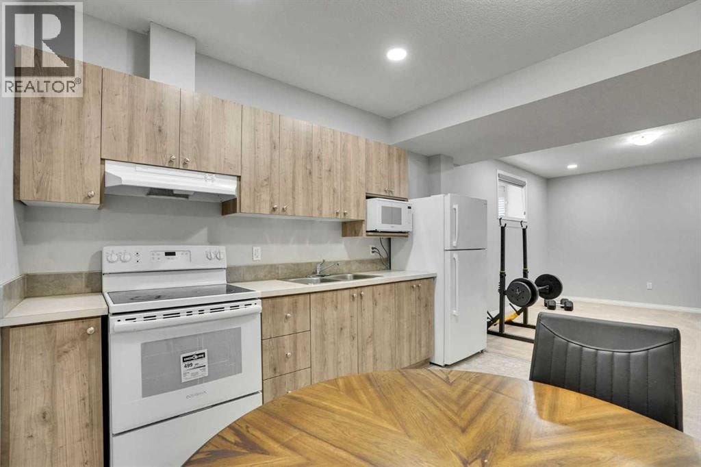 148 Savanna Close NE — photo 42