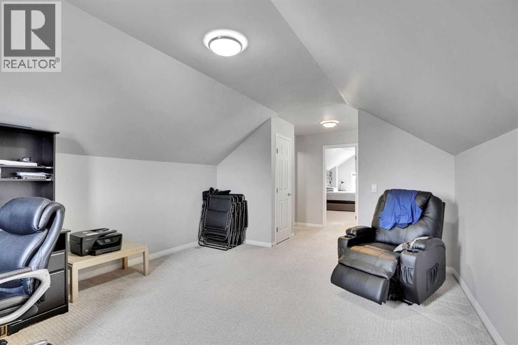 148 Savanna Close NE — photo 35
