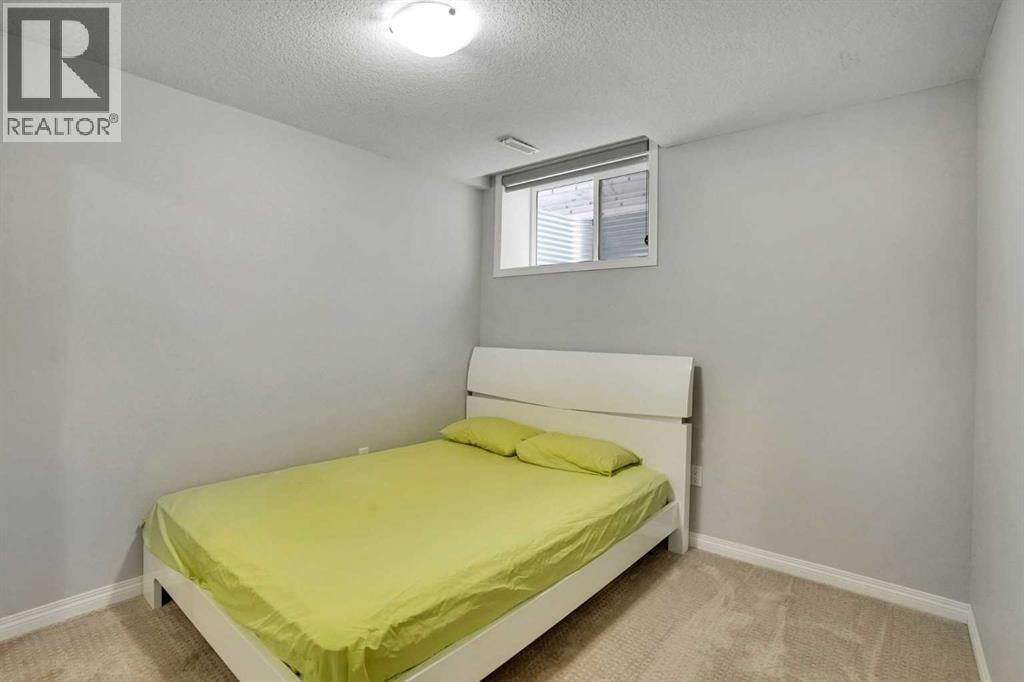 148 Savanna Close NE — photo 37