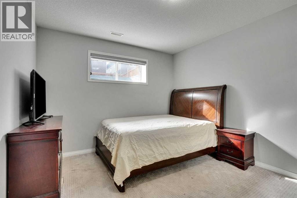 148 Savanna Close NE — photo 45