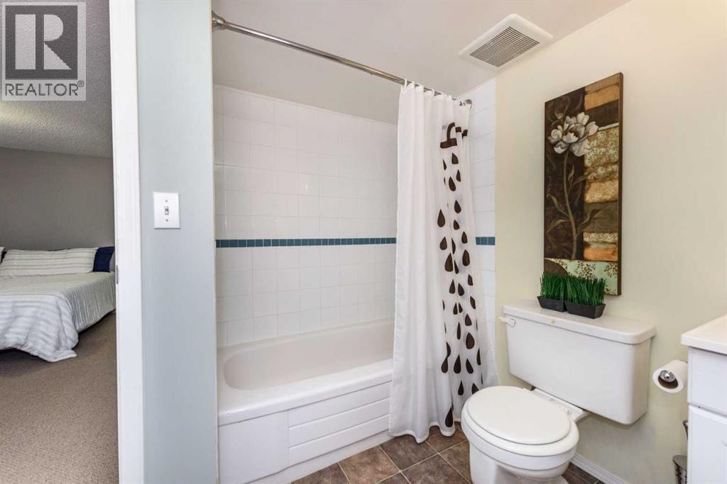 208 Van Horne Crescent NE — photo 27