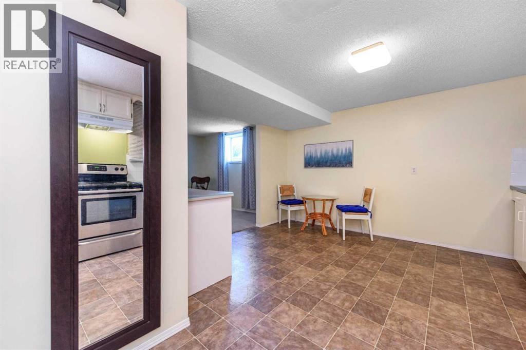 208 Van Horne Crescent NE — photo 22