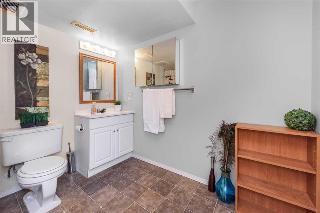 208 Van Horne Crescent NE — photo 26