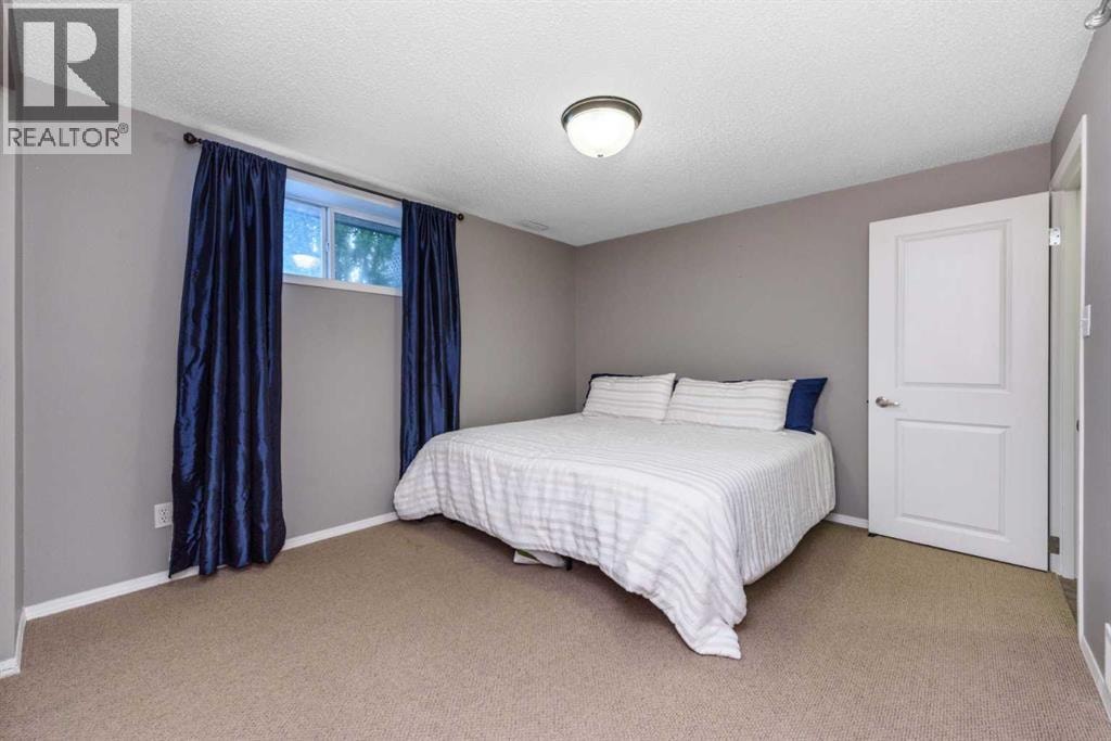208 Van Horne Crescent NE — photo 24