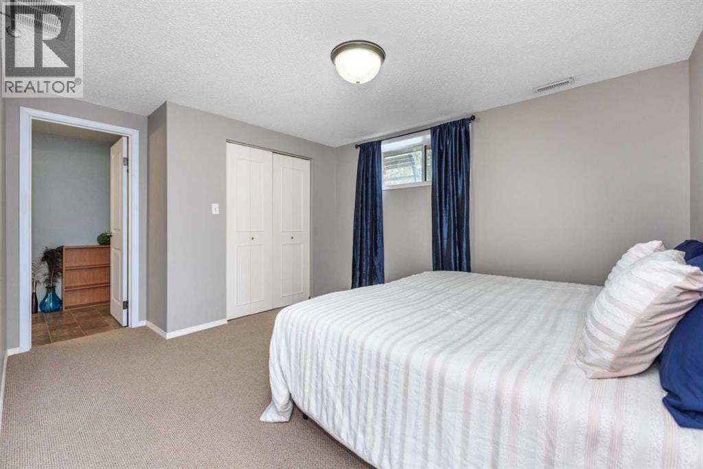 208 Van Horne Crescent NE — photo 25