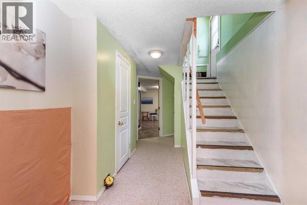 208 Van Horne Crescent NE — photo 20