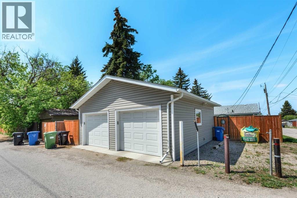 208 Van Horne Crescent NE — photo 36