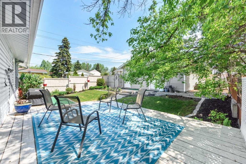 208 Van Horne Crescent NE — photo 34