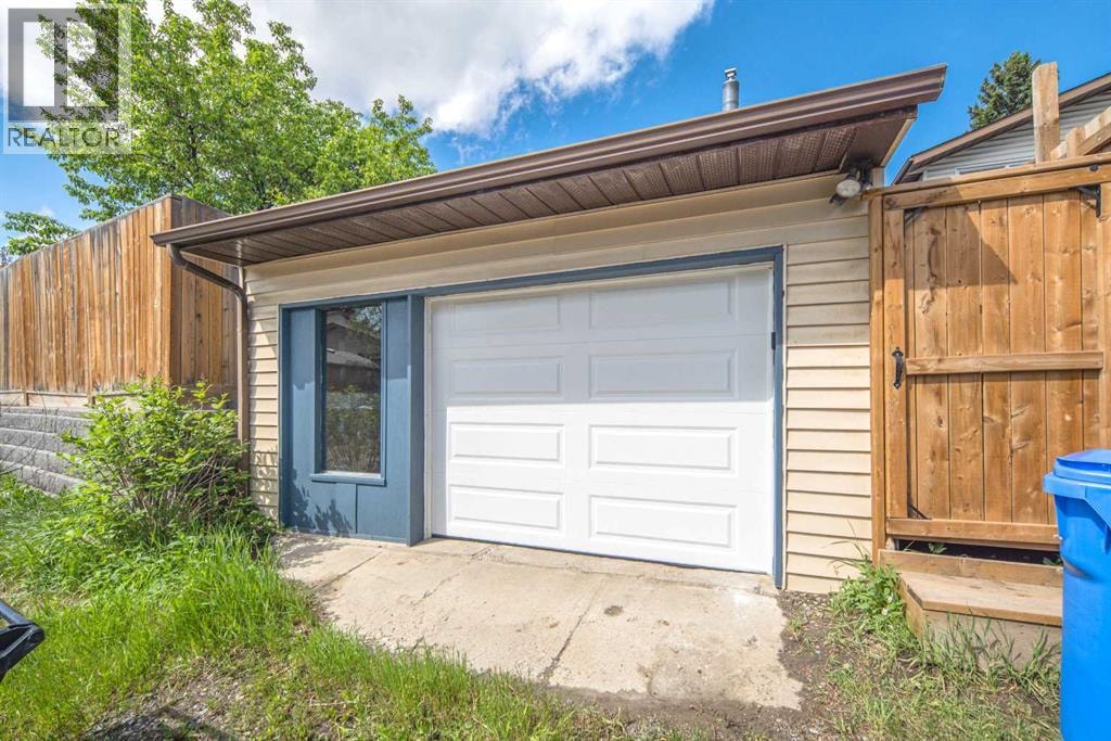 200 Edgedale Way NW — photo 38