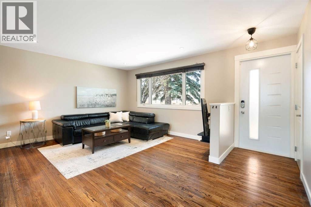 142 Winston Drive SW — photo 9
